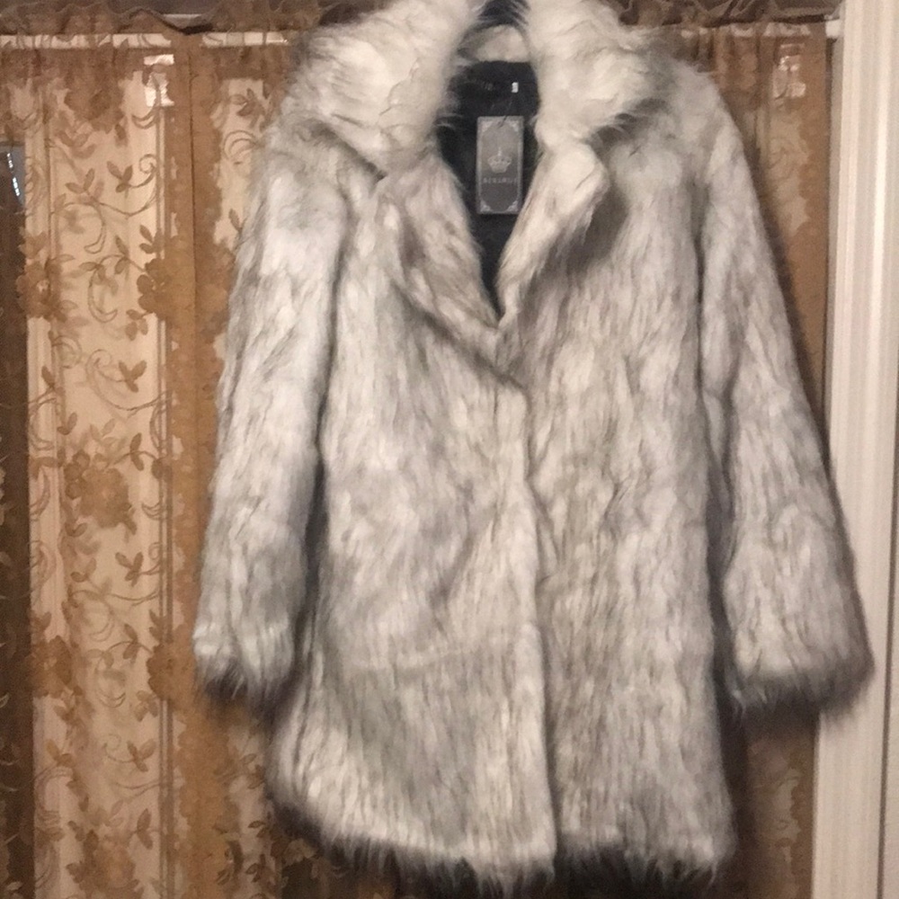 Aixirui Faux Fur Coat